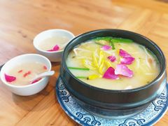 -双桥园·云南过桥米线(古城南门店)