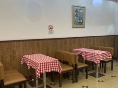 -红宝石·鲜奶小方·海派西点房(南丹店)