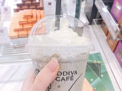 芝麻焦糖味奶昔-GODIVA(海岸城店)