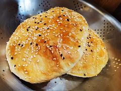 甜大饼-弄堂咪道-饭香·面香·馄饨香(钦州北路田尚坊店)