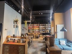 -房角石咖啡与书(吉大南校店)