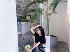 -洪小鹏生活美学馆(领SHOW天地店)