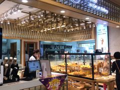 面包甜点陈列柜-皇家美孚·蛋糕外送(东部佳世客店)