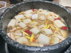 -蘑界·野生菌火锅(深业上城店)