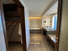 -广州中心皇冠假日酒店