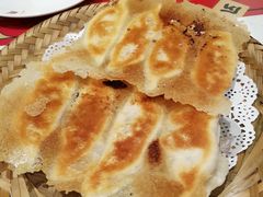 蝦仁三鮮鍋貼-闫府私房菜(经四路万达店)