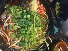-椒点传统串串香