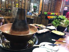 -果松木炭酸菜铜火锅·外婆参鸡汤