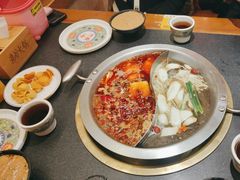 -沸炉重庆老火锅(军事博物馆店)