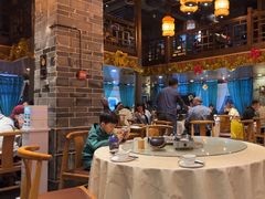 -帅巴人舅母子腊蹄民俗村