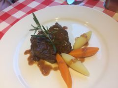 红酒烩牛肉-卡本妮法餐厅·北京和平宾馆