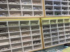 -沫芮眼镜·蔡司官方授权店(人民广场店)