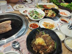 满心尝五花肉-本家韩国烤肉(青岛万象城店)