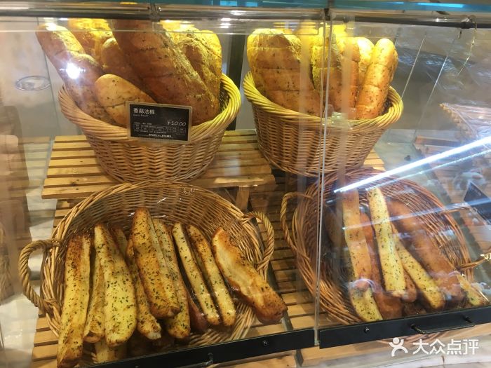 多乐之日(控江路店)香蒜法棍图片 - 第1张