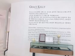 点击看大图 -GRACE KELLY婚纱与礼服(北京店)