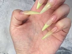 -群丽化妆摄影美甲纹绣培训学校