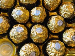 -万宁(新城市广场店)