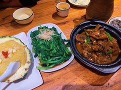 版纳菠萝饭-老滇山寨•云南特色菜•地方菜•民族风情歌舞表演(金碧店)