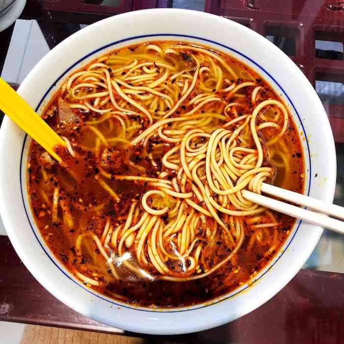 三细的口感更劲道一些,第一次吃没经验,下次我要点个二柱