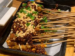 泼辣猪小串-木屋烧烤(岗顶二店)