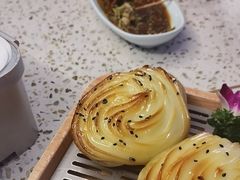 -小董哥烤串·爆汁大油边(故宫店)