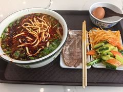 -伊穆祥牛肉面总店·清真