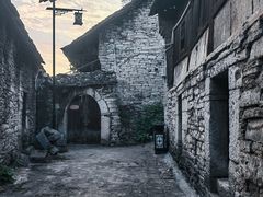 -高荡千年布依古寨旅游景区