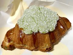 斑斓椰汁糯米可颂-PAOPAO Bakery&Café(港汇店)