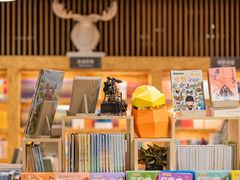 -新华里咖啡书吧(新华书店小寨店)