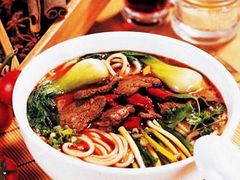 -花溪王记牛肉粉(四季花溪商场店)