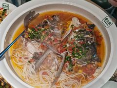 剁椒鱼头-费大厨辣椒炒肉(万家丽一店)