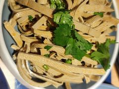 凉拌豆腐丝-肠王卤煮(西单食宝街店)