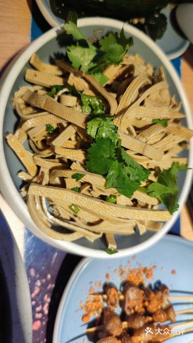 肠王卤煮(西单食宝街店)凉拌豆腐丝图片