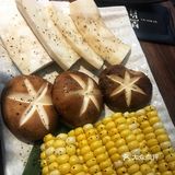 一看这个不排队，就进来了