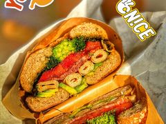 -Catch Bagel(芳草地店)