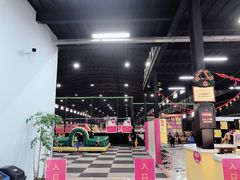 -嘿哟动霸CHUA·新潮玩运动娱乐中心·蹦床滑冰团建乐园