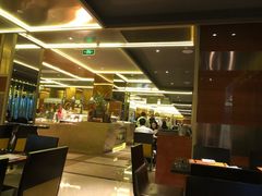 -大中华希尔顿酒店-念自助餐·嗨啤·小龙虾