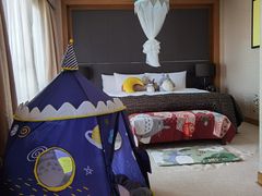 -上海滴水湖皇冠假日酒店