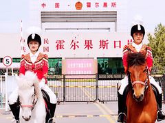 -霍尔果斯国门景区