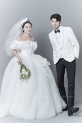 点击看大图 -挪娅婚纱摄影皇家会所