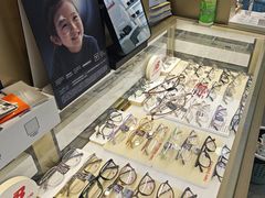 -美式眼镜·授权蔡司.依视路.尼康.豪雅.明月(南翔印象城店)