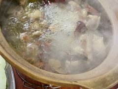 连州果园鸡-威邵鸡煲(西华路总店)