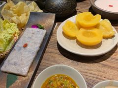 -老牌坊云南鱼豆花火锅(爱建店)