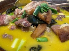 -帅巴人舅母子腊蹄民俗村