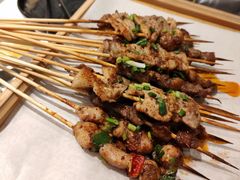 -山野的朋友露营炭火烤肉