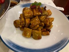 -鑫巴蜀小镇 · 水煮鱼专研店(玉桥店)