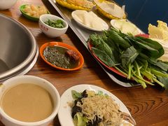 -洞庭洲·防空洞火锅·铜锅涮肉·烧烤(新百广场店)