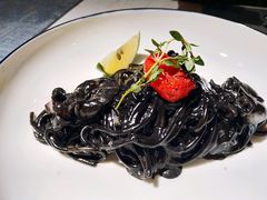 墨鱼汁面-东米西面(台北院子店)