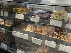 面包甜点陈列柜-上海哈尔滨食品厂(淮海中路店)