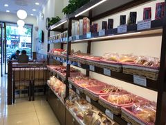 -红宝石·鲜奶小方·海派西点房(丰庄店)